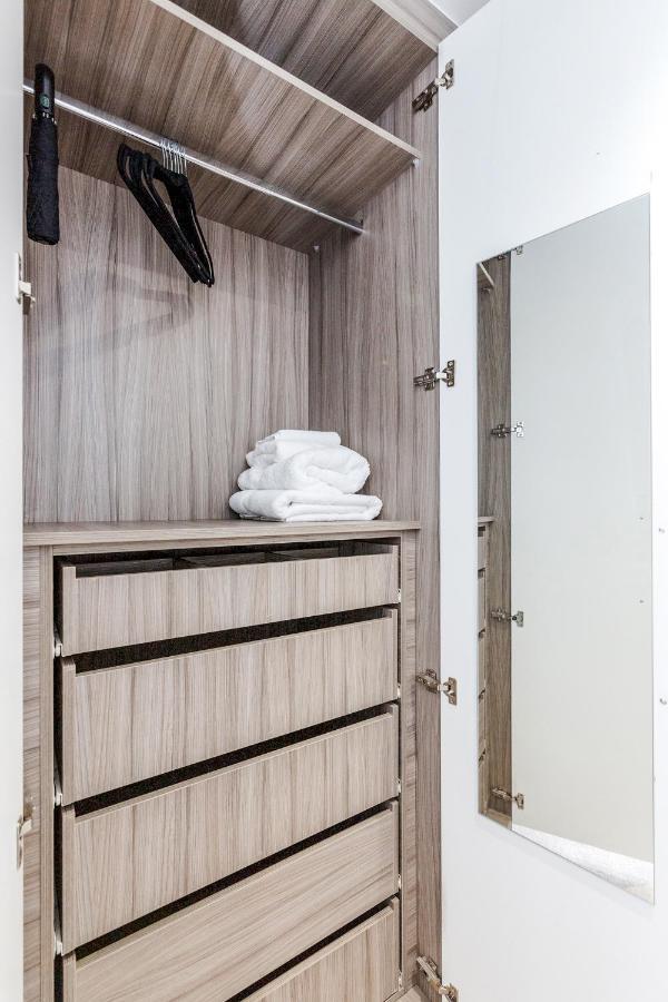 Bright & Modern 2-Bed Notting Hill Apartment London Eksteriør billede
