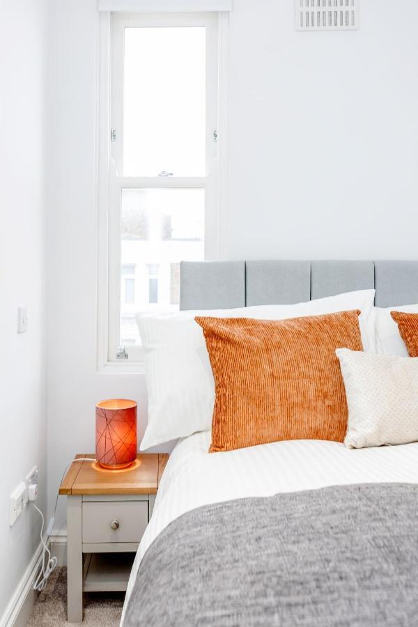 Bright & Modern 2-Bed Notting Hill Apartment London Eksteriør billede